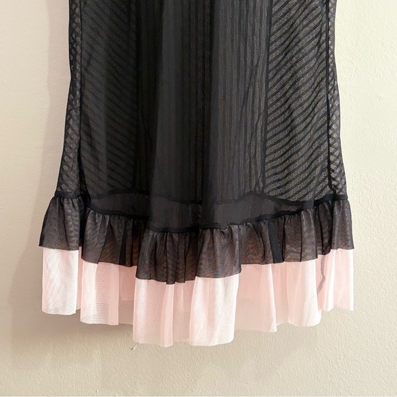 Sophie B Black and Pink Lace Chemise with Padded Cups - Picture 11 of 12